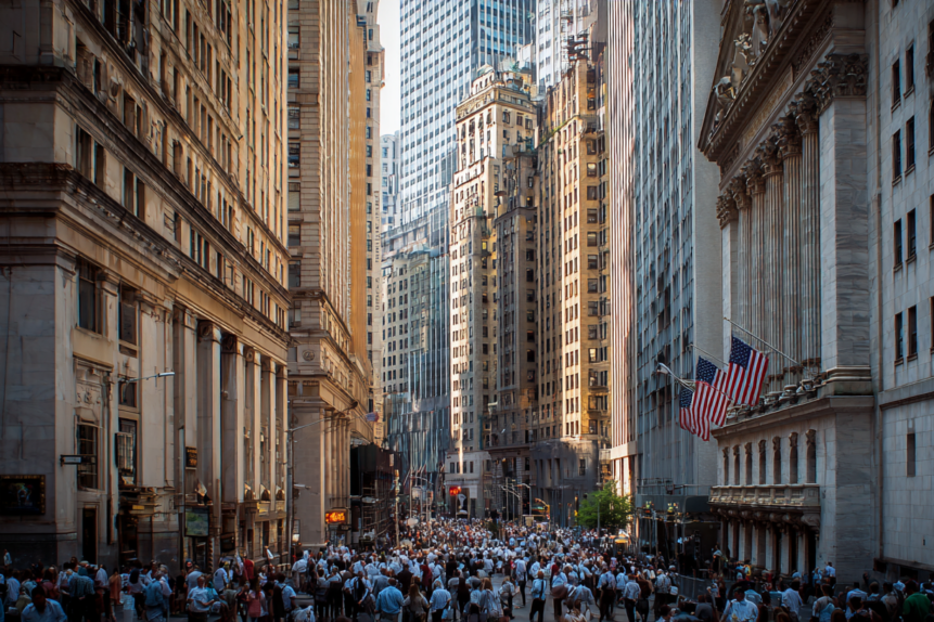 Magnificent 7's Reign Rolls On, Powell Puts Chill On Rate-Cut Hopes: This Week In Markets